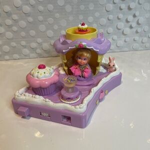 Strawberry Shortcake🧁 "Cakewalk with Angel Cake" Berry Cute House